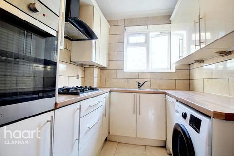 3 bedroom apartment to rent, Whites Square, London