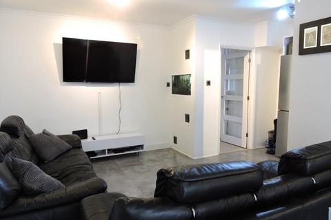 176 Albany Park Avenue, Enfield, EN3 5NZ