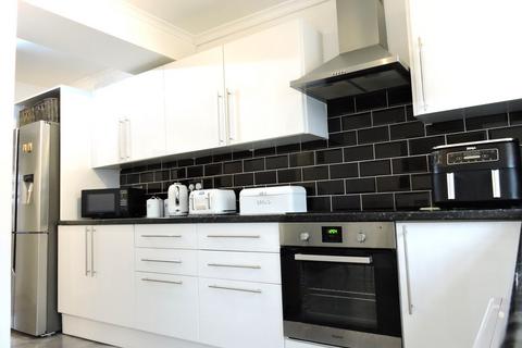 176 Albany Park Avenue, Enfield, EN3 5NZ