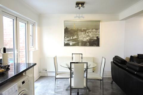 176 Albany Park Avenue, Enfield, EN3 5NZ