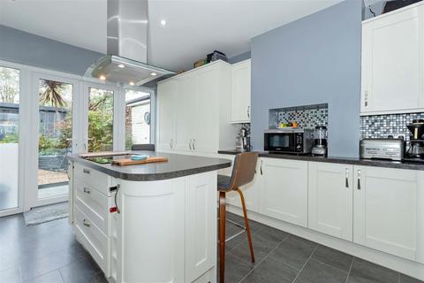 4 bedroom house for sale, Chesswood Road, Worthing