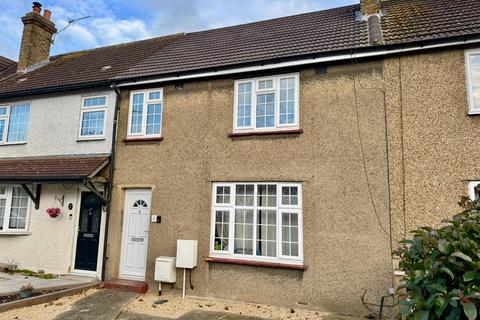 3 bedroom terraced house to rent, High Road, Turnford