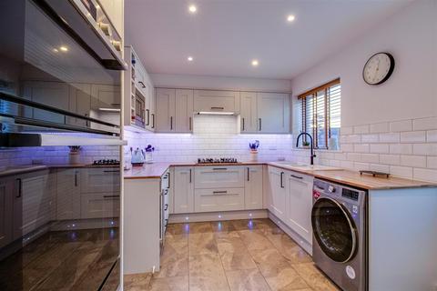 3 bedroom semi-detached house for sale, Parklands Drive, Wakefield WF4