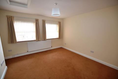 2 bedroom terraced house to rent, Luton, Bedfordshire