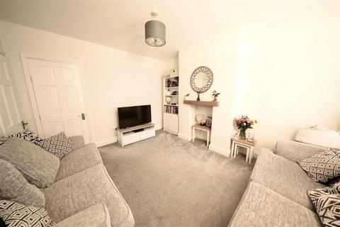 2 bedroom end of terrace house for sale, Bristol Road, Hull