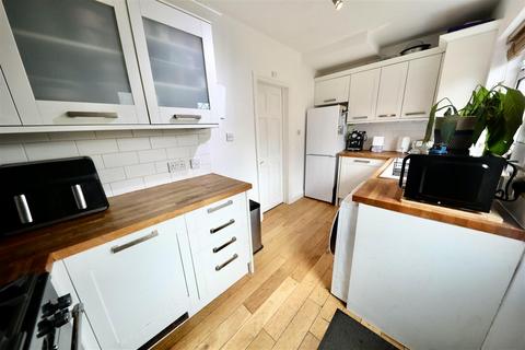 2 bedroom end of terrace house for sale, Bristol Road, Hull