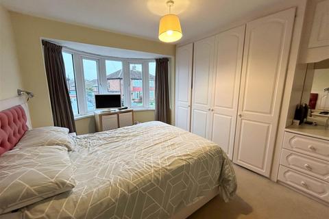 4 bedroom semi-detached house for sale, Birchwood Avenue, North Gosforth, Newcastle Upon Tyne