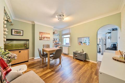 2 bedroom terraced house for sale, St. James Road, Carshalton