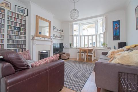 1 bedroom apartment to rent, Connaught Terrace