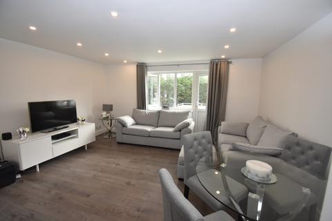 2 bedroom flat to rent, Alma Road Sidcup DA14