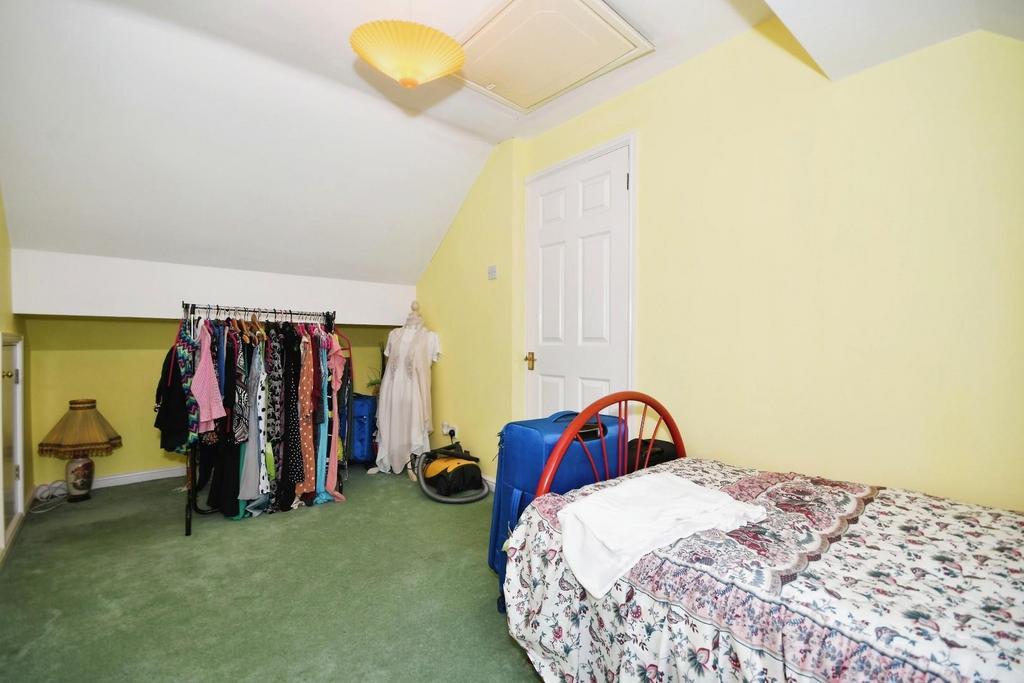 BEDROOM 2.jpg