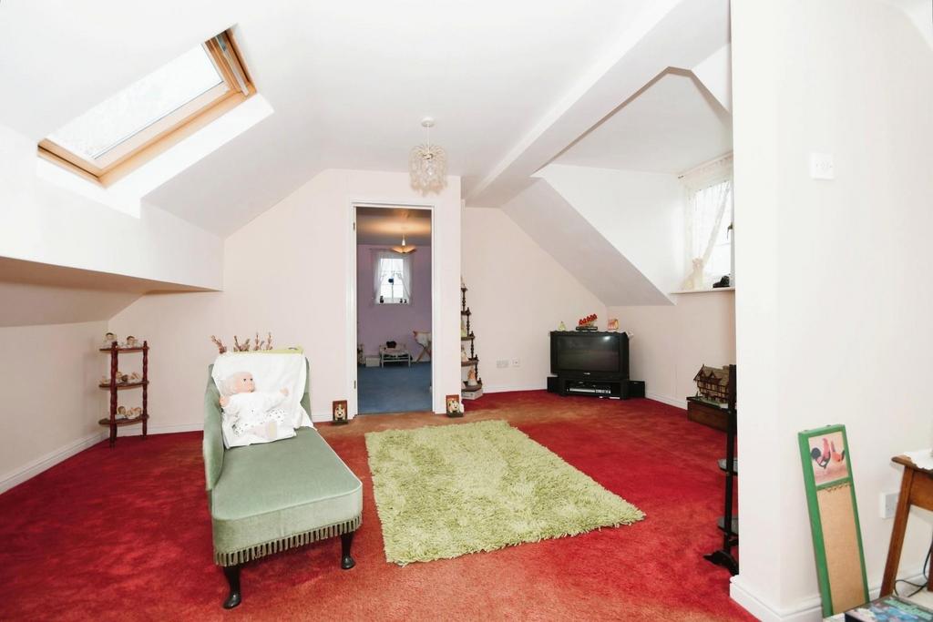 FAMILY ROOM.jpg