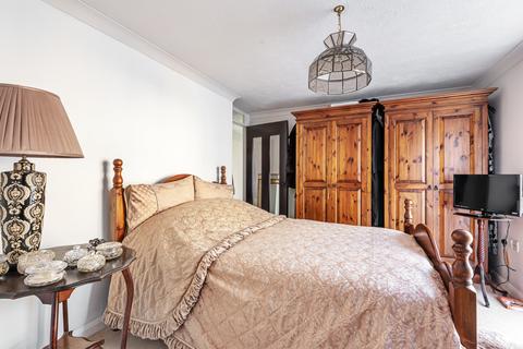 1 bedroom flat for sale, Watersmeet, Chesil Street, Winchester, Hampshire, SO23