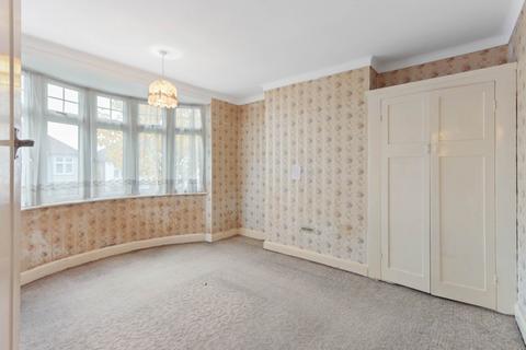 3 bedroom terraced house for sale, Ashurst Road, London