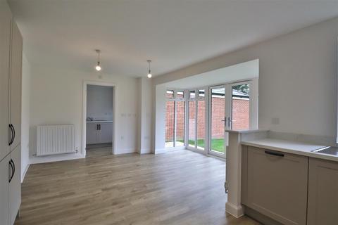 4 bedroom detached house for sale, Ecclesden Park, Littlehampton BN16