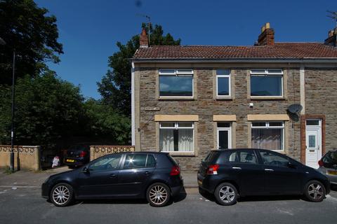 3 bedroom end of terrace house to rent, Primrose Lane, Bristol BS15