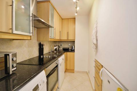 1 bedroom flat for sale, Clanricarde Gardens, Notting Hill Gate, London, W2