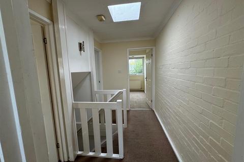 71 Punch Croft, New Ash Green, Longfield, DA3 8HR