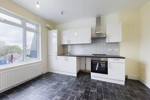 2 bedroom flat to rent, High Street , Swanley, Kent