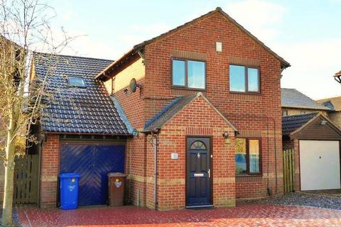 4 bedroom detached house to rent, Willow Drive,  Bicester,  OX26