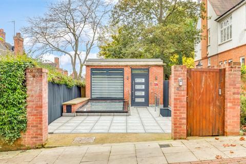 2 bedroom detached house for sale, Ferncroft Avenue, Hampstead