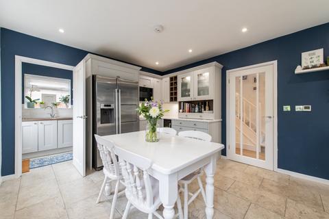21 Denesway, Meopham, Gravesend, DA13 0EA