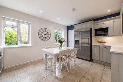21 Denesway, Meopham, Gravesend, DA13 0EA