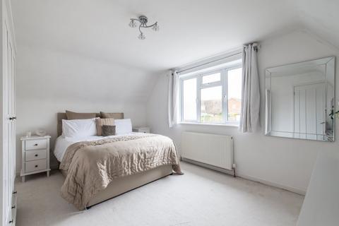 21 Denesway, Meopham, Gravesend, DA13 0EA