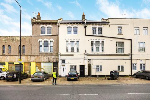 Studio for sale, Barking Road, London, E13