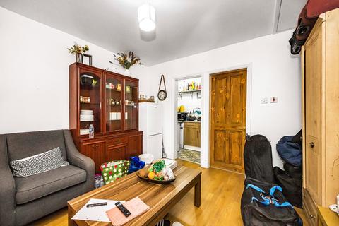 Studio for sale, Barking Road, London, E13