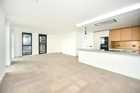 3 bedroom apartment to rent, Merino Gardens, London, E1W