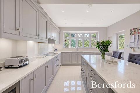 5 Broadway, Romford, RM2 5NS