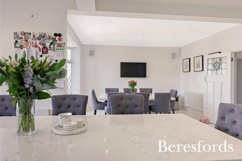 5 Broadway, Romford, RM2 5NS