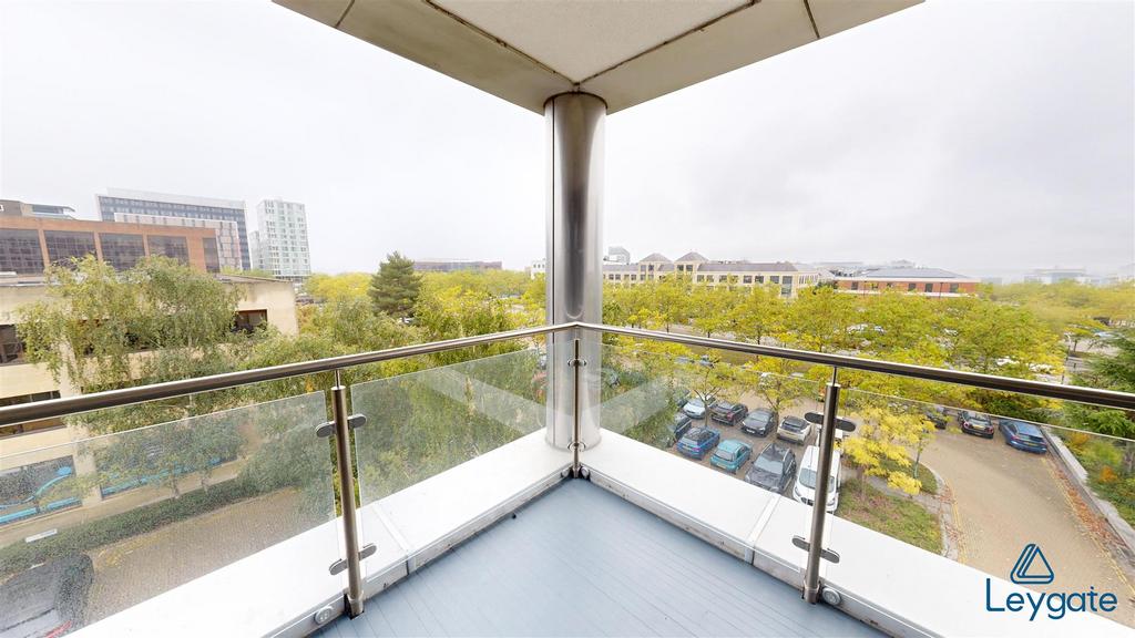 Median-House-302-340-Silbury-Boulevard-Balcony.jpg