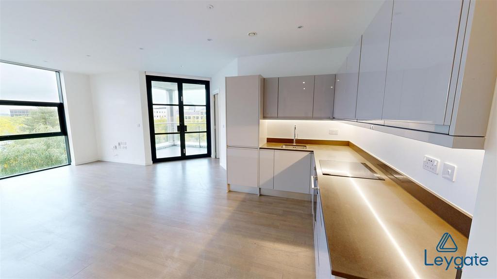 Median-House-302-340-Silbury-Boulevard-Kitchen.jpg
