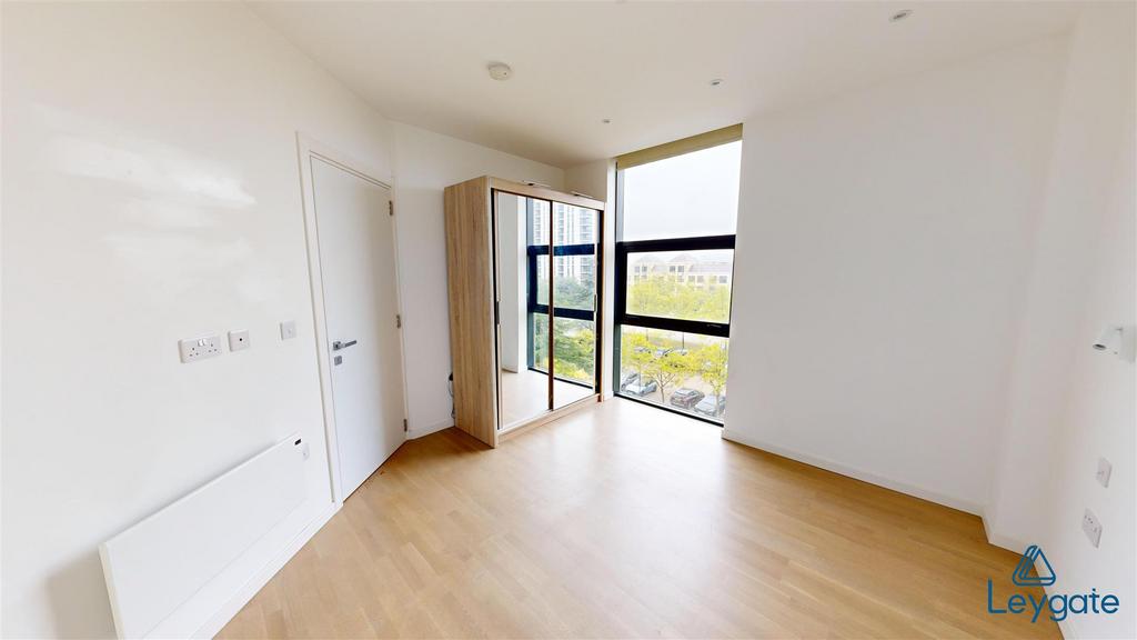 Median-House-302-340-Silbury-Boulevard-Bedroom 1.j