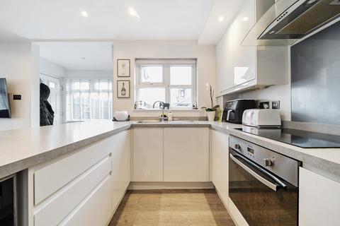 5 Elliott Avenue, Ruislip, HA4 9LY