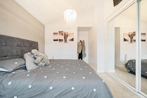 5 Elliott Avenue, Ruislip, HA4 9LY