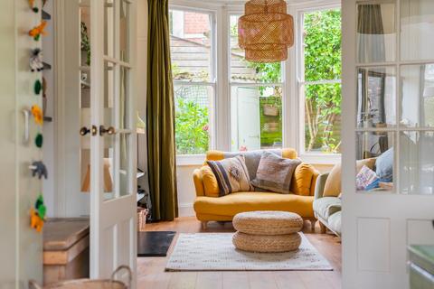 10 Hill View, Clifton, Bristol, BS8 1DF