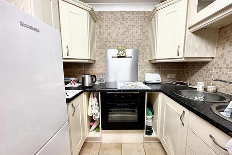 1 bedroom retirement property for sale, Homeridge House, Longridge Avenue, Saltdean, BN2 8RQ