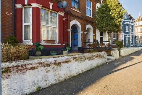 2 bedroom apartment for sale, Cabbell Road, Cromer