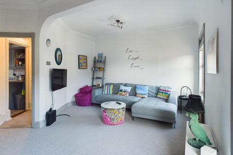 2 bedroom apartment for sale, Cabbell Road, Cromer