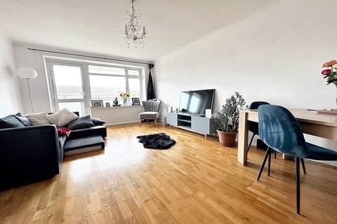 2 bedroom flat for sale, Westbrook, Lustrells Vale, Saltdean, BN2 8EZ