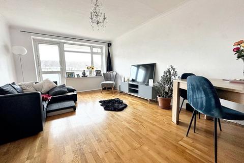 2 bedroom flat for sale, Westbrook, Lustrells Vale, Saltdean, BN2 8EZ