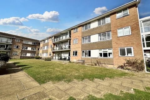 2 bedroom flat for sale, Westbrook, Lustrells Vale, Saltdean, BN2 8FZ