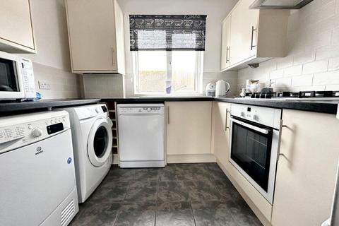 2 bedroom flat for sale, 69 Brambletyne Avenue, Saltdean, BN2 8EL