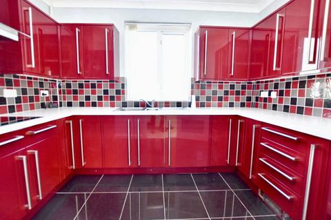 2 bedroom flat for sale, Chichester Close, Wicklands Avenue, Saltdean, BN2 8LL