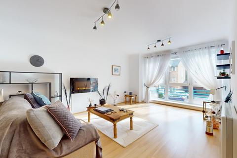 30 Fairfield Square, Gravesend, DA11 0DT