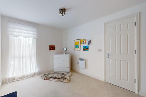 30 Fairfield Square, Gravesend, DA11 0DT