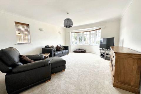 13 Bevendean Avenue, Saltdean, Brighton, BN2 8LR